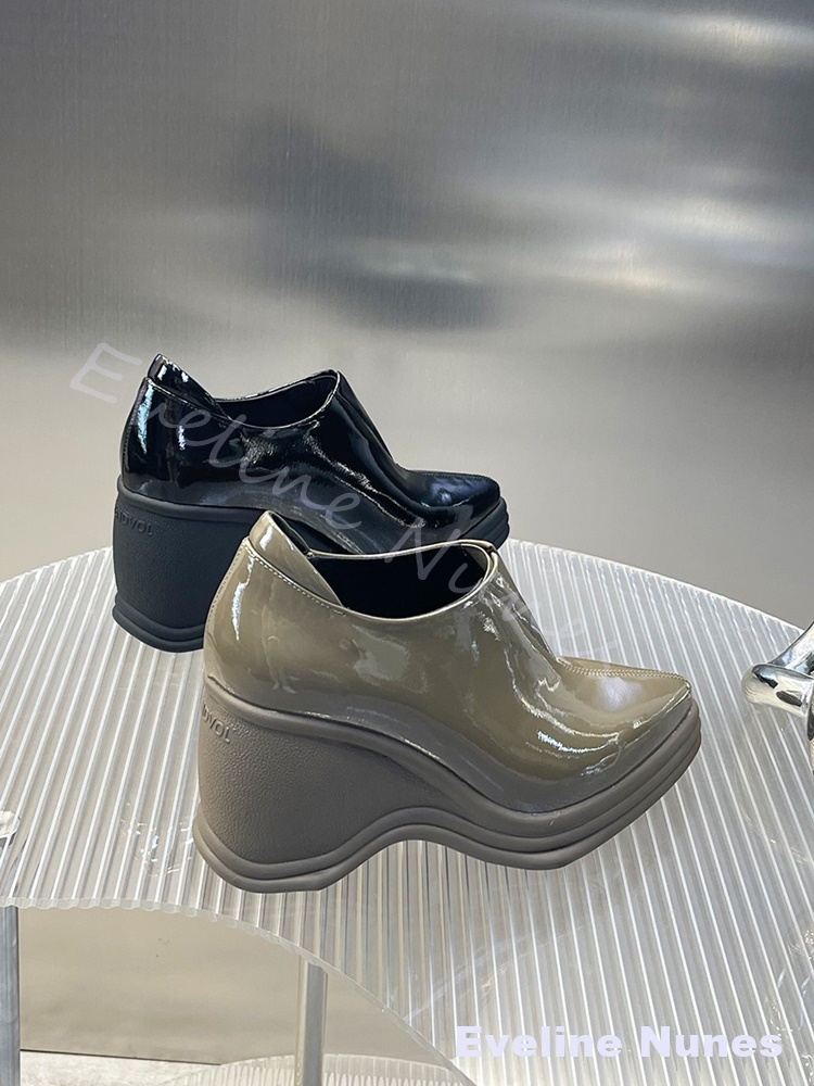 Patent Leather V Cut Pointed T - Street Fashion Y2K ulasan dan harga